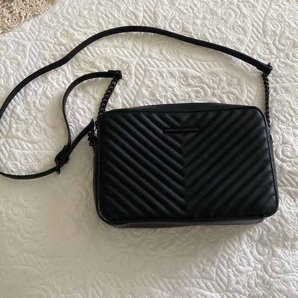 Aldo Andressera black quilted crossbody bag - Picture 5 of 12